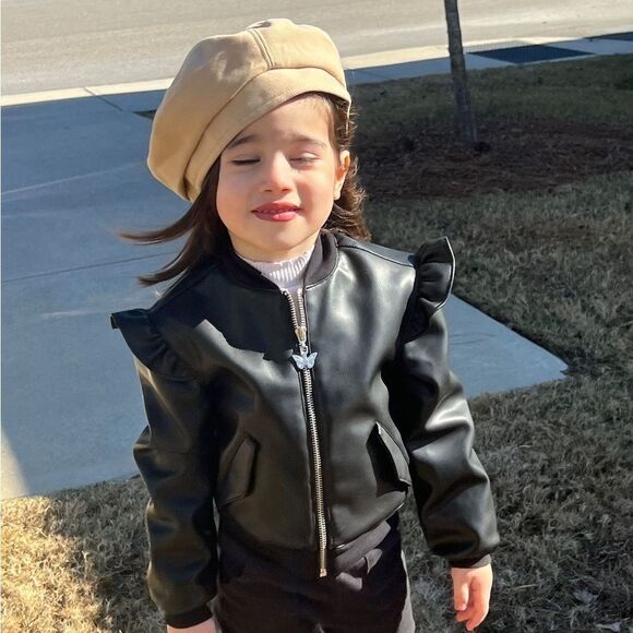 Handmade Unisex Camel Beret hat for Kids - Picture 4 of 7